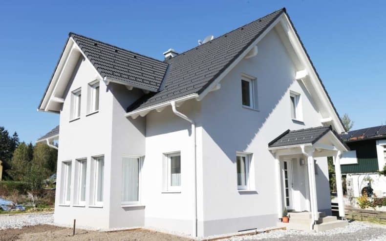 Fertighaus mit Satteldach von Malli-Haus