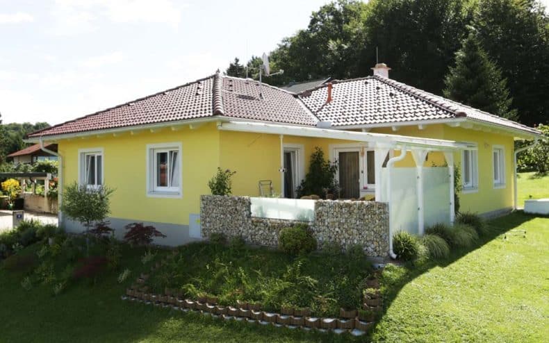 Fertighaus mit Walmdach von Malli-Haus